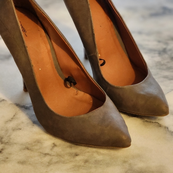 Adorable pumps 👠 👠 - Picture 3 of 3